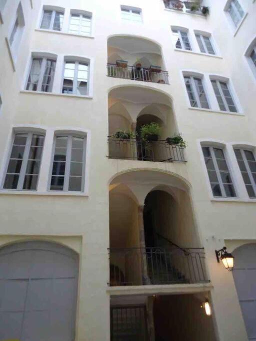 ליון Chez Alam A Hotel De Ville מראה חיצוני תמונה