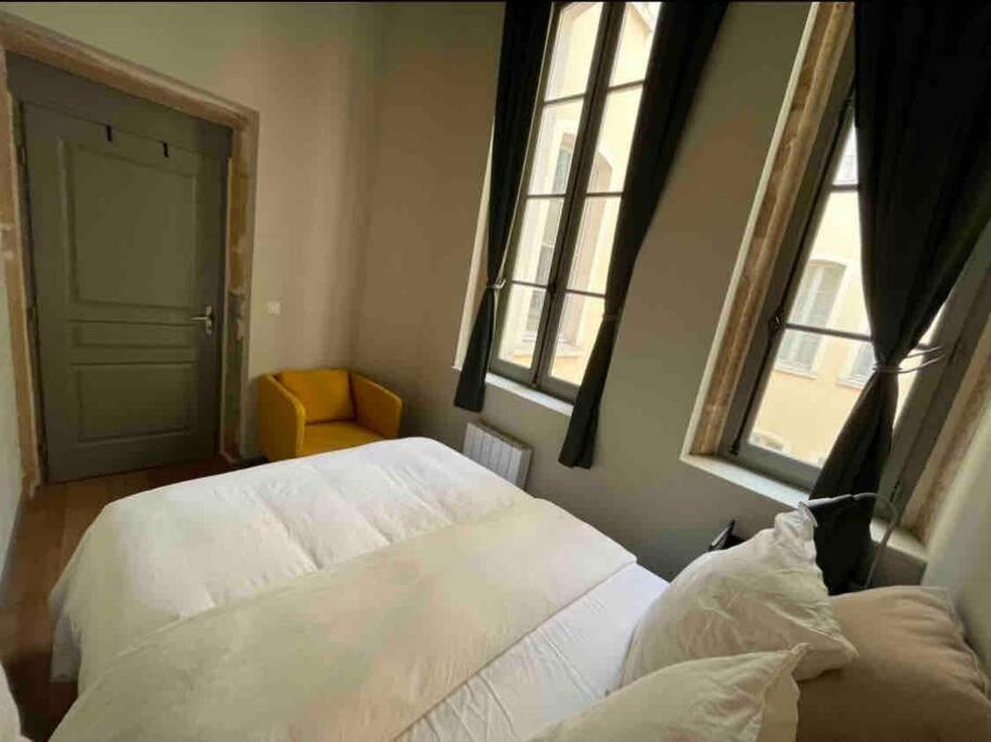 ליון Chez Alam A Hotel De Ville מראה חיצוני תמונה